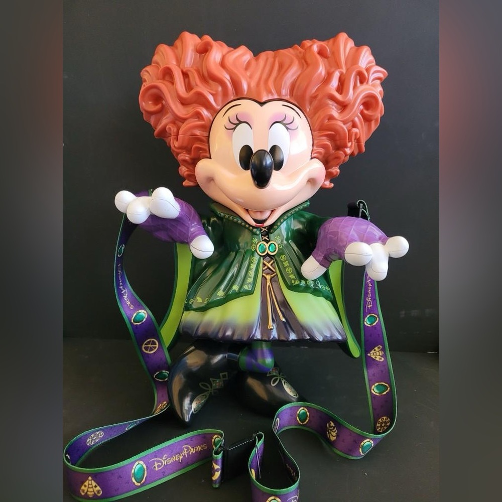 NEW!  Disneyland Resort Winifred “Hocus Pocus” Light Up Minnie Sipper